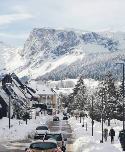 Nesreća na Žabljaku: Pad sa ski-lifta odneo jedan život, druga  osoba povređena